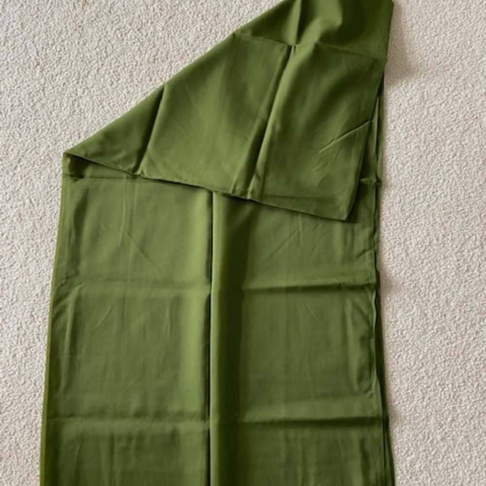 - Leafy green Georgette nylon dupatta shawl scarf size 92 inches x 45 inches NEW